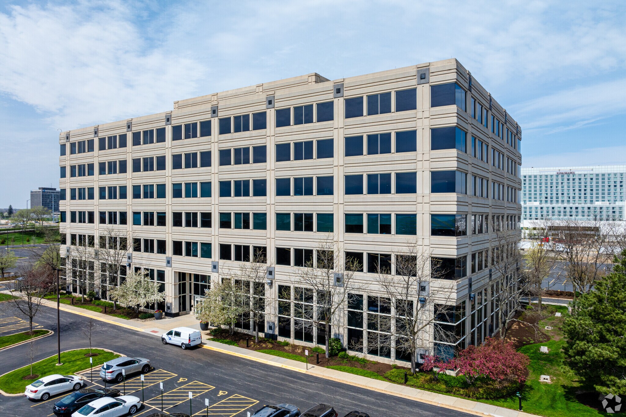 1500 McConnor Pky, Schaumburg, IL à louer Photo principale– Image 1 sur 14