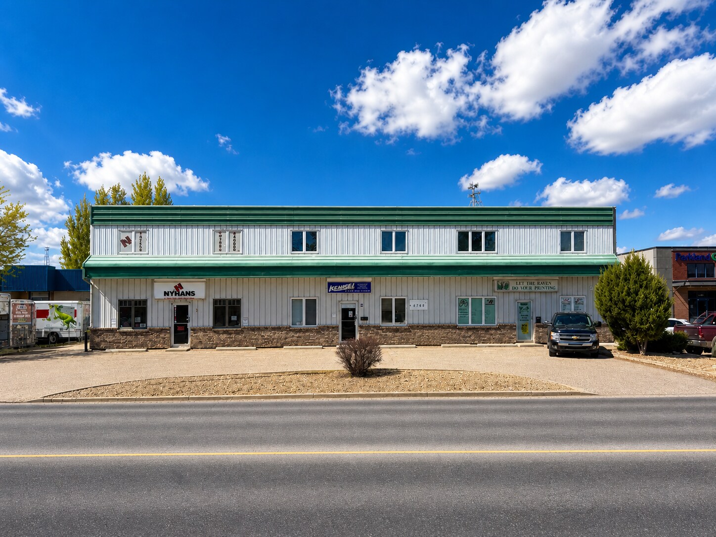 4768 Riverside Dr, Red Deer, AB à vendre Photo principale– Image 1 sur 2