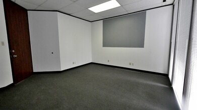 800 Tully Rd, Houston, TX à louer Photo intérieure– Image 1 sur 1