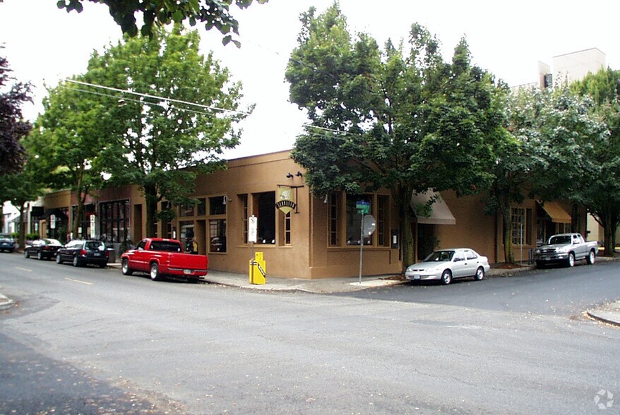2112-2116 NW Kearney St, Portland, OR à louer - Photo de l’immeuble – Image 2 sur 6