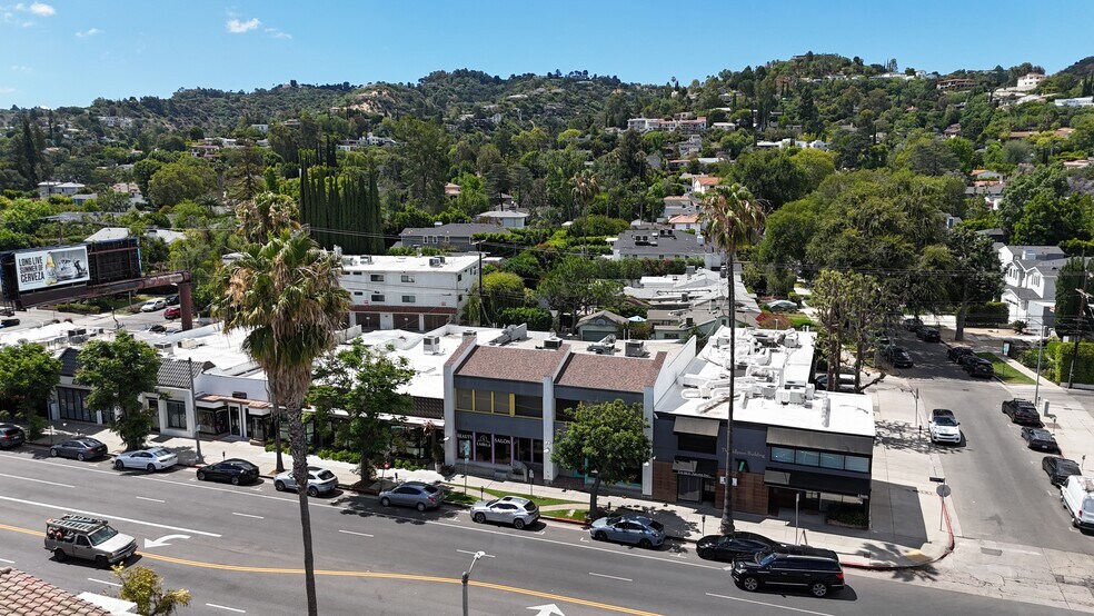 13840 Ventura Blvd, Sherman Oaks, CA à louer - Photo de l’immeuble – Image 2 sur 3