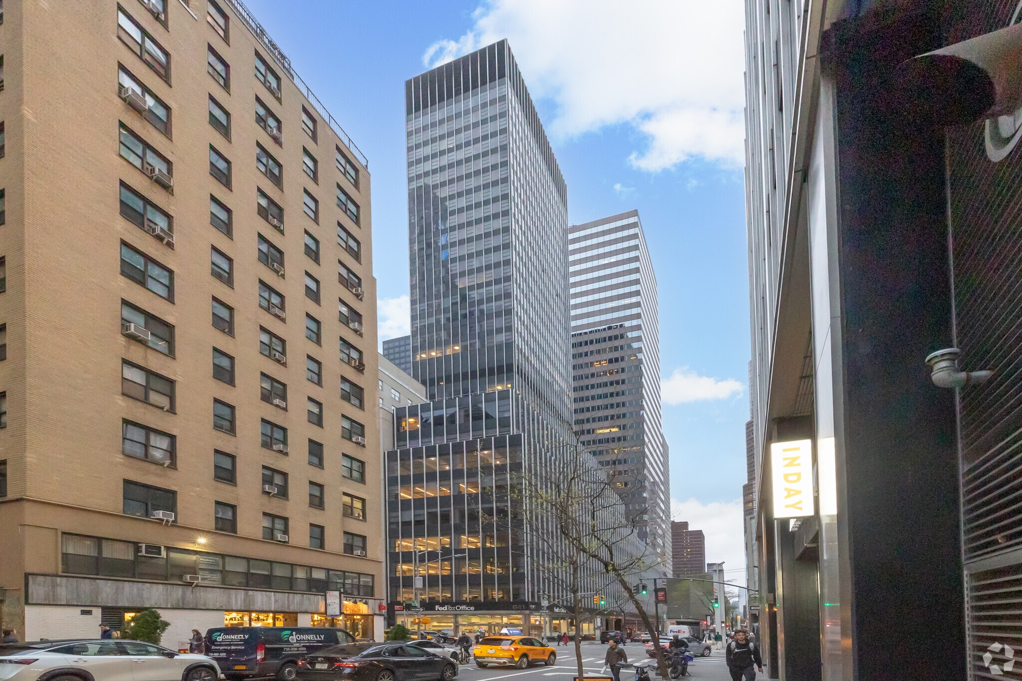 641 Lexington Ave, New York, NY à louer Photo principale– Image 1 sur 13