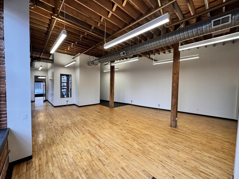 210 W 19th Ter, Kansas City, MO à louer - Photo de l’immeuble – Image 3 sur 18