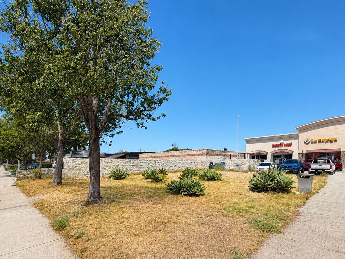 7355 Rosecrans Ave, Paramount, CA à louer Photo principale– Image 1 sur 9