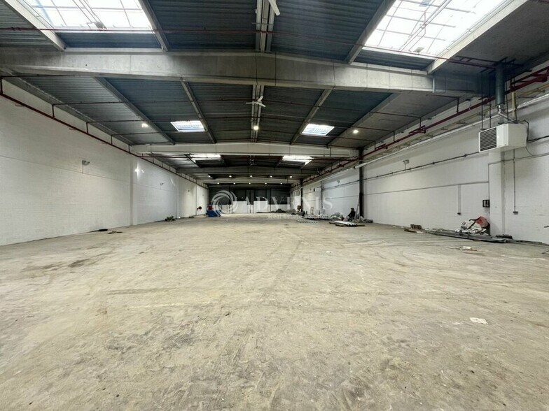 Industriel/Logistique dans Saint-Denis à louer - Photo de l’immeuble – Image 2 sur 8