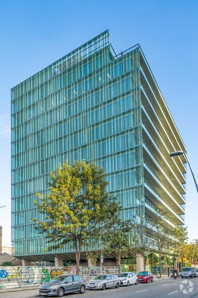 Carrer del Marroc, 33-51, Barcelone, Barcelona à louer - Photo de l’immeuble – Image 2 sur 6
