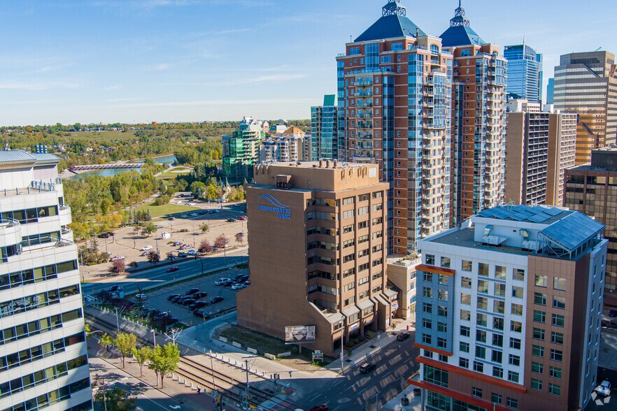 926 5th Ave SW, Calgary, AB à louer - Aérien – Image 2 sur 23