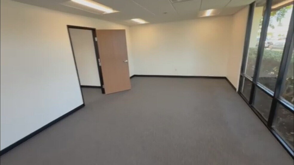 1160 Pioneer Way, El Cajon, CA à louer - Vidéo sur l’annonce professionnelle – Image 2 sur 3