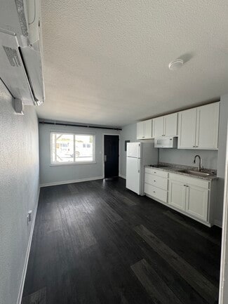 Plus de détails pour 304 E Pancake Blvd, Liberal, KS - Logement à vendre