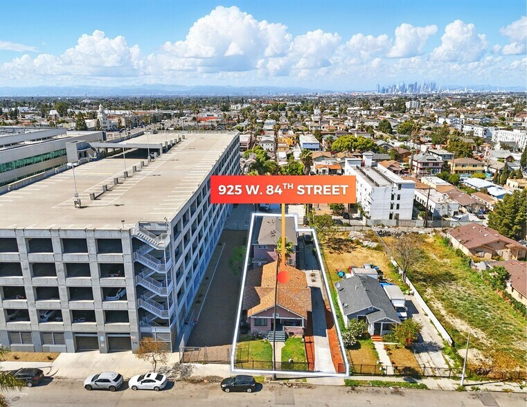 925 W 84th St, Los Angeles, CA à vendre - Photo de l’immeuble – Image 2 sur 12