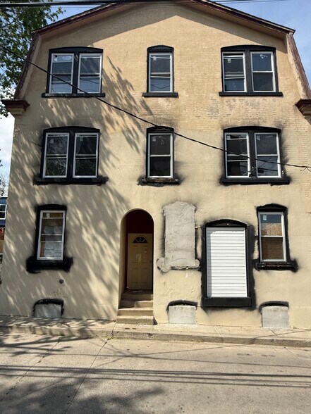1413 W Court St, Allentown, PA à vendre - Photo principale – Image 1 sur 3