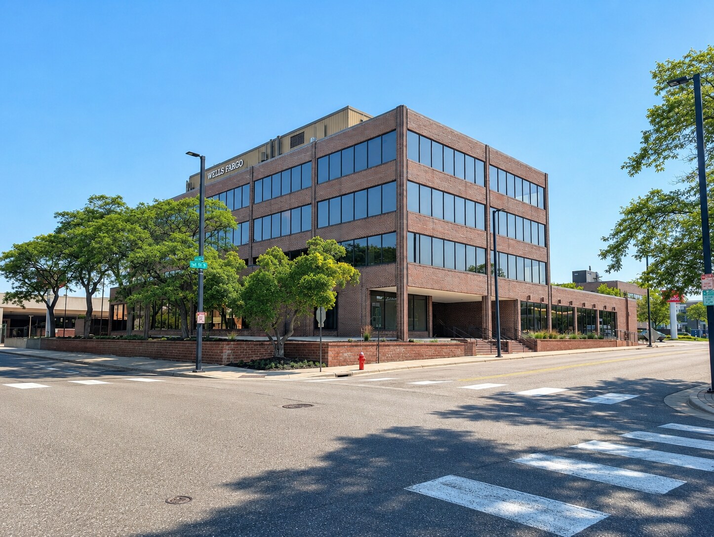 1011 1st St S, Hopkins, MN à louer Photo de l’immeuble– Image 1 sur 25