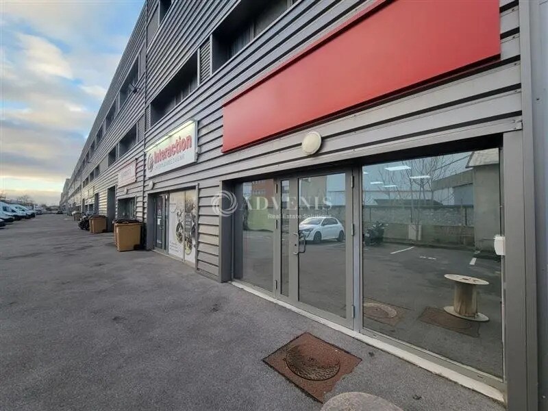 Bureau dans Villeneuve-la-Garenne à louer Photo de l’immeuble– Image 1 sur 8