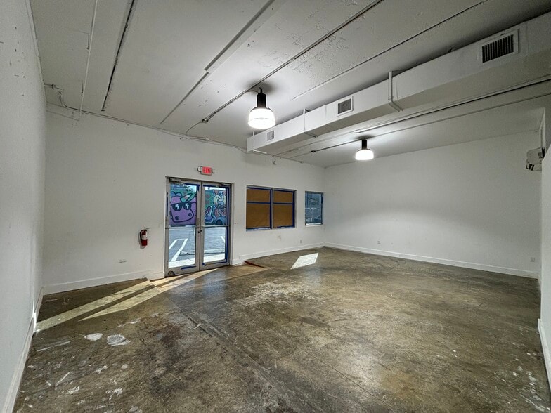219 NW 20th St, Miami, FL à louer - Photo intérieure – Image 3 sur 7