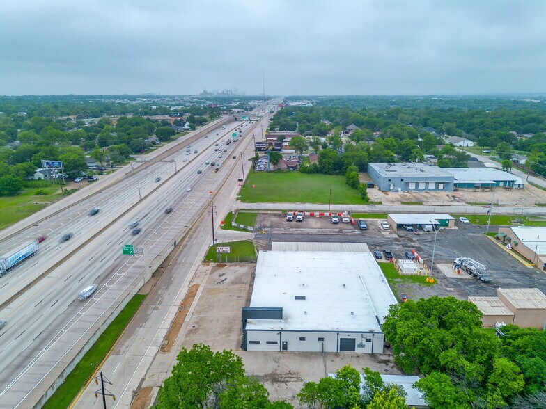 3855 South Fwy, Fort Worth, TX à louer - Photo de l’immeuble – Image 2 sur 20