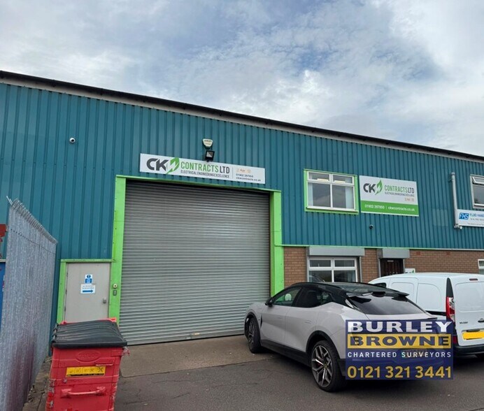 Aspley Close, Wolverhampton à louer - Photo de l’immeuble – Image 2 sur 3