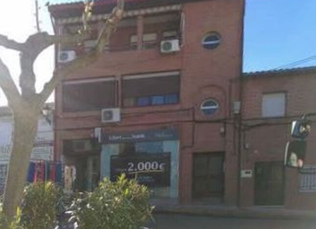 Immeuble residentiel dans El Casar de Escalona, Toledo à vendre Photo de l’immeuble– Image 1 sur 2