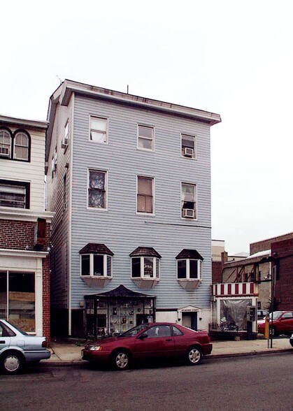 49 Bayard St, New Brunswick, NJ à vendre - Photo de l’immeuble – Image 1 sur 22