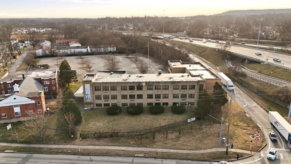 4205 Dixie Hwy, Louisville, KY à vendre - Photo de l’immeuble – Image 2 sur 13