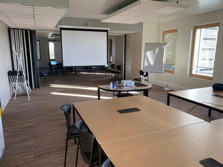 Bureau dans Jonage à vendre - Photo intérieure – Image 3 sur 8