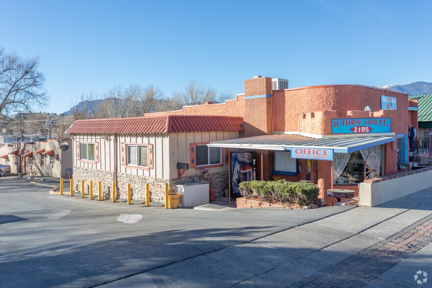 2105 E Platte Ave, Colorado Springs, CO à vendre - Photo principale – Image 1 sur 73