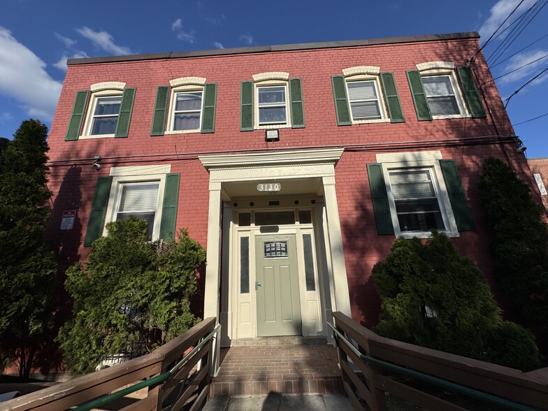 3130 Buena Vista Ter SE, Washington, DC à vendre - Photo de l’immeuble – Image 2 sur 18