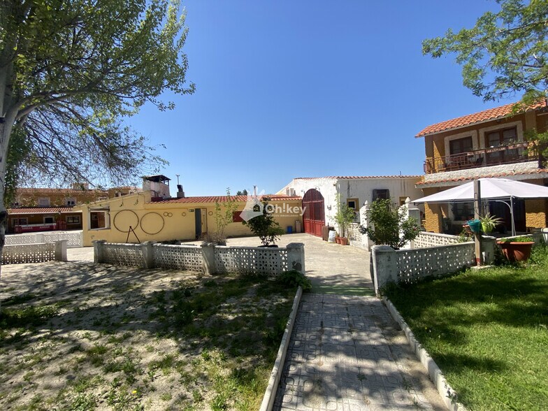 Avenida Cisneros, 18, Yeles, Toledo à vendre - Photo de l’immeuble – Image 2 sur 21