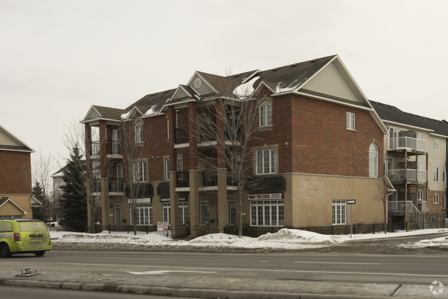 2128-2130 Montreal Rd, Ottawa, ON à louer - Photo principale – Image 1 sur 13