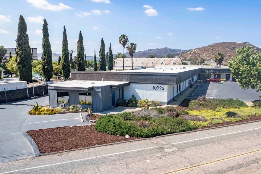 10996 Woodside Ave N, Santee, CA à vendre - Photo de l’immeuble – Image 3 sur 9