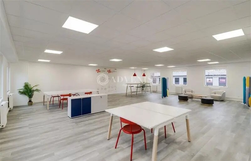 Bureau dans Lognes à louer - Photo de l’immeuble – Image 3 sur 8