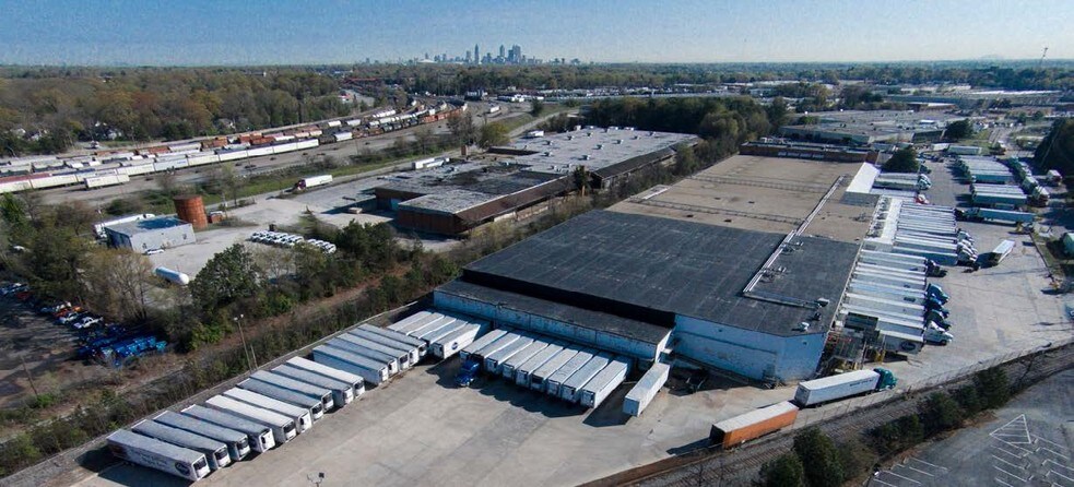 1239 Oakleigh Dr, East Point, GA à louer - Photo de l’immeuble – Image 3 sur 19