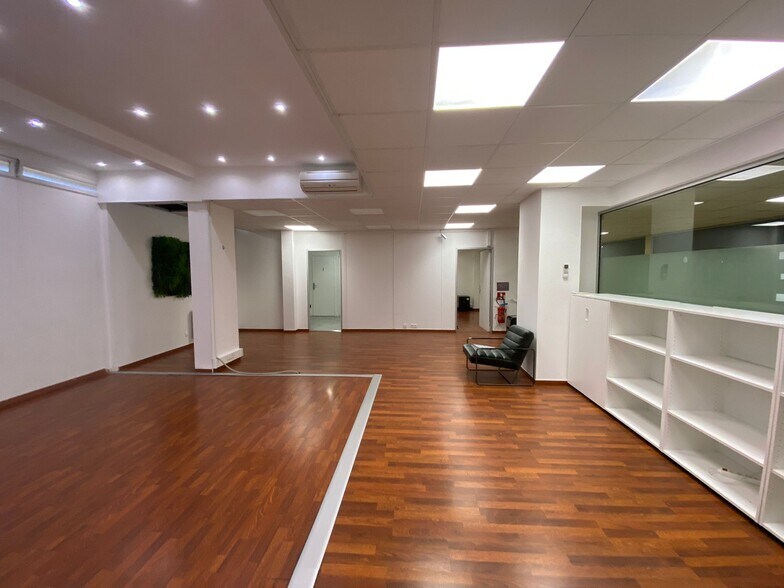 Immeuble residentiel dans Marseille à vendre - Photo intérieure – Image 3 sur 9