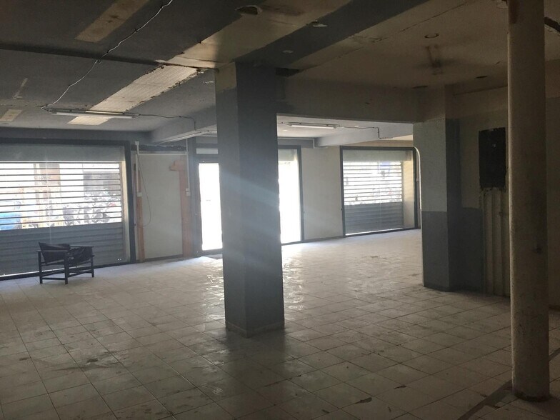 Local commercial dans Marseille à vendre - Photo de l’immeuble – Image 3 sur 8