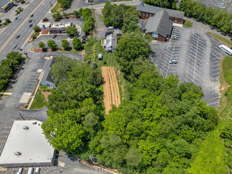 981 Patton Ave, Asheville, NC à vendre - Photo de l’immeuble – Image 1 sur 9