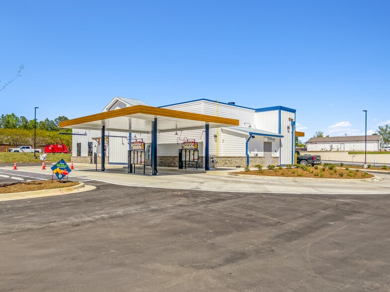 1325 Dutch Fork Rd, Irmo, SC à vendre - Photo de l’immeuble – Image 3 sur 36