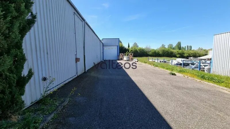 Local d'activités dans Mondouzil à vendre - Photo de l’immeuble – Image 2 sur 8