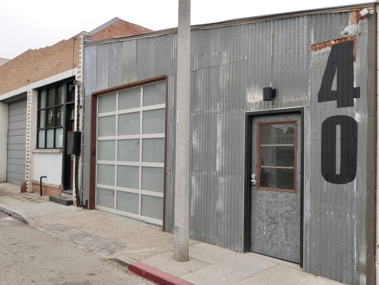 141 N Ventura Ave, Ventura, CA à louer - Photo de l’immeuble – Image 1 sur 10