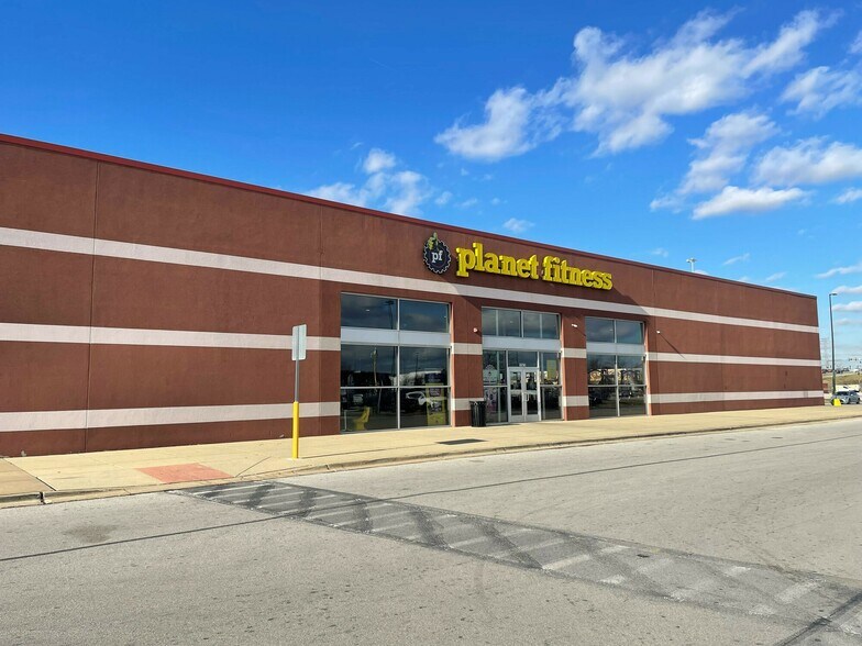 17555 S Torrence Ave, Lansing, IL à louer - Photo de l’immeuble – Image 1 sur 9