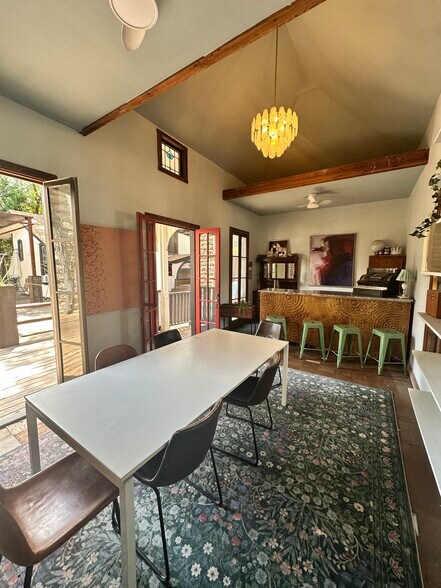 200 N Main St, Buda, TX à louer - Photo de l’immeuble – Image 3 sur 10