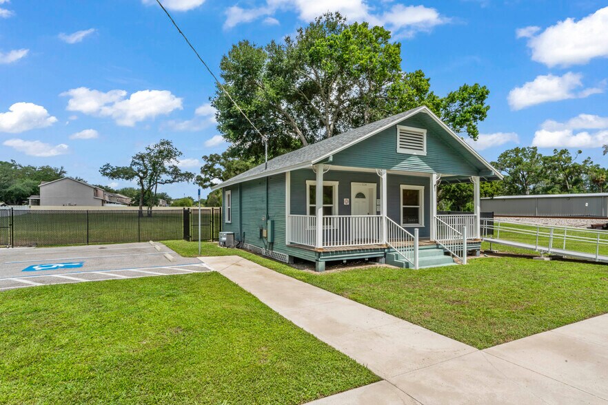 514 Limona Rd, Brandon, FL à vendre - Photo de l’immeuble – Image 2 sur 19