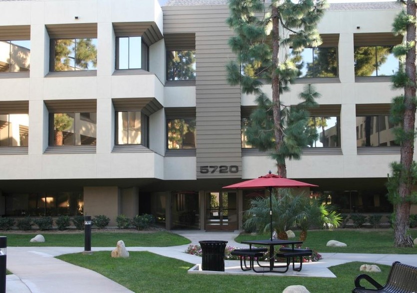 5700-5740 Ralston St, Ventura, CA à louer - Photo de l’immeuble – Image 2 sur 3