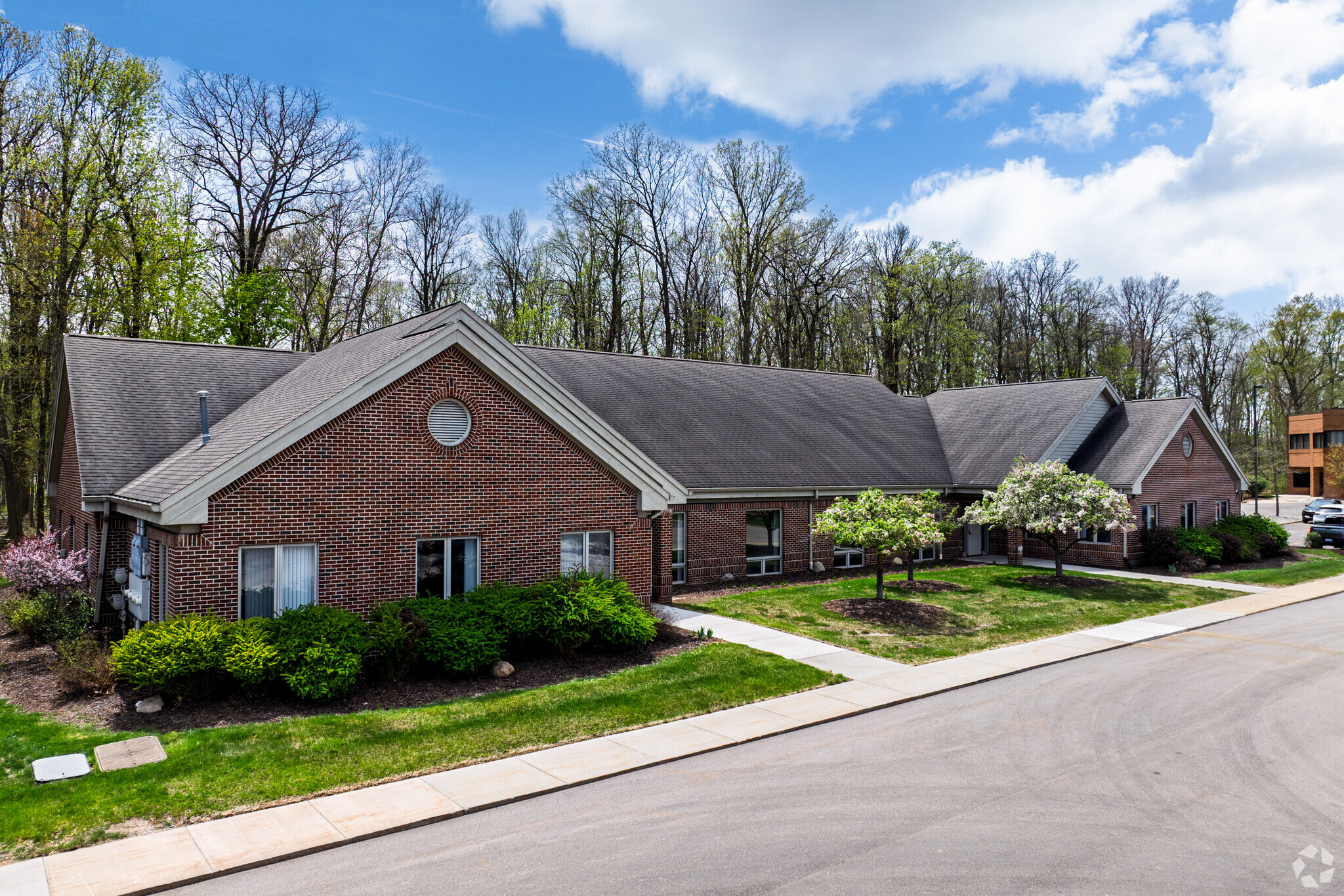 2479 Woodlake Cir, Okemos, MI à louer Photo principale– Image 1 sur 21