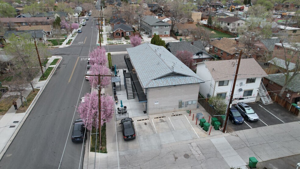 306 E Taylor St, Reno, NV à vendre - Photo de l’immeuble – Image 3 sur 31