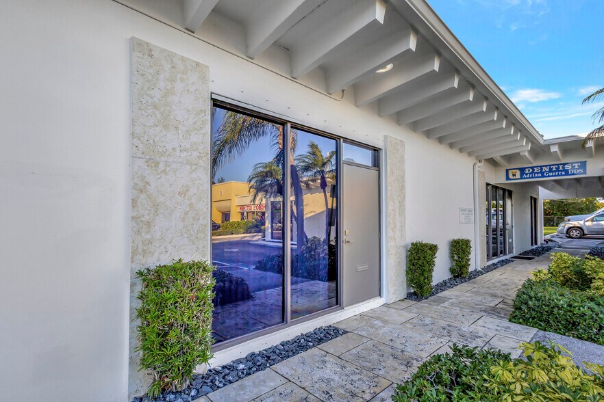 429 Northlake Blvd, North Palm Beach, FL à louer - Photo de l’immeuble – Image 2 sur 12