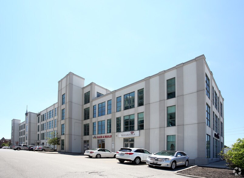 1585 Markham Rd, Toronto, ON à vendre - Photo principale – Image 1 sur 5