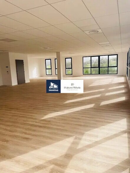 Bureau dans Aubagne à vendre - Photo de l’immeuble – Image 3 sur 6