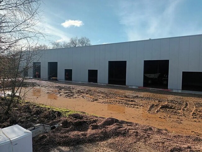 Plus de détails pour Local d'activités à louer