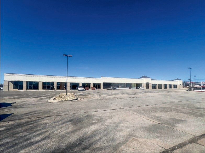 2105 Mastin Lake Rd NW, Huntsville, AL à louer - Photo de l’immeuble – Image 2 sur 2