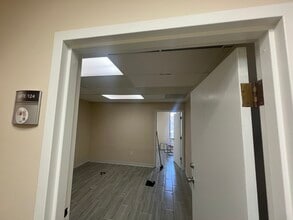 5118 N 56th St, Tampa, FL à louer Photo intérieure– Image 1 sur 3