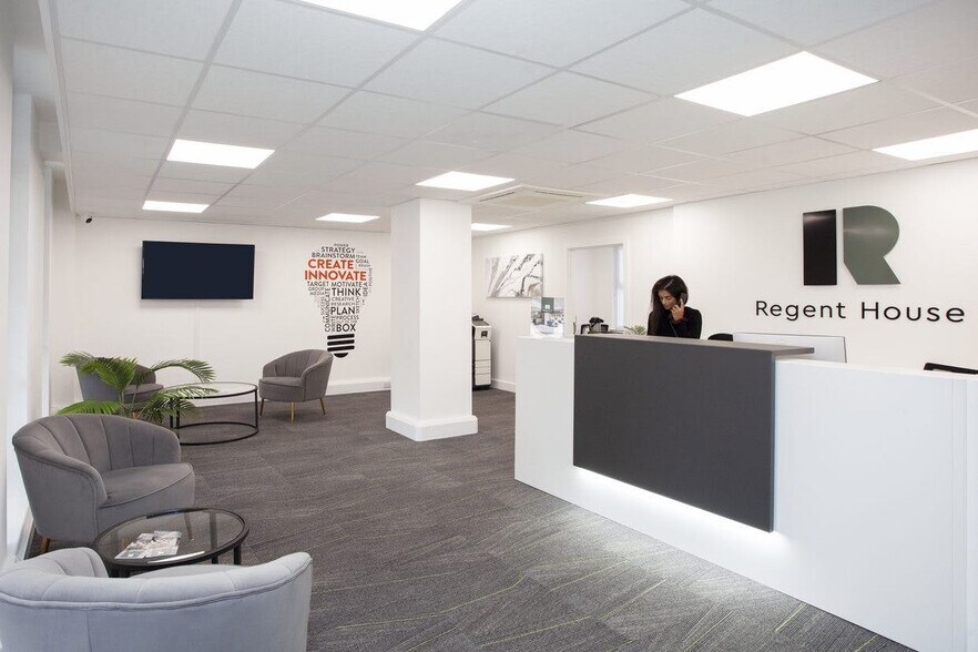 13-15 George St, Aylesbury à louer - Photo de l’immeuble – Image 3 sur 17